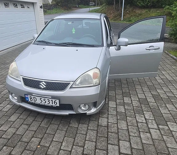 Suzuki Liana