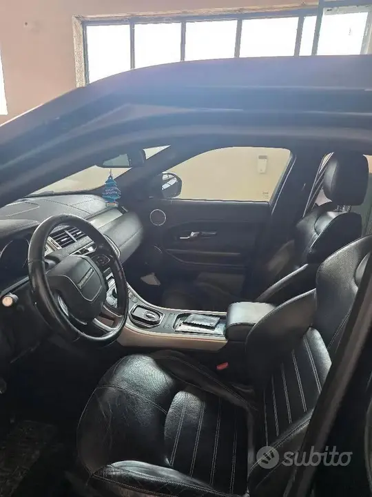 Land Rover Evoque 2020 photo 4