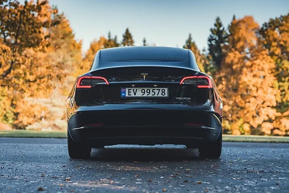 Tesla Model 3 2019 photo 4