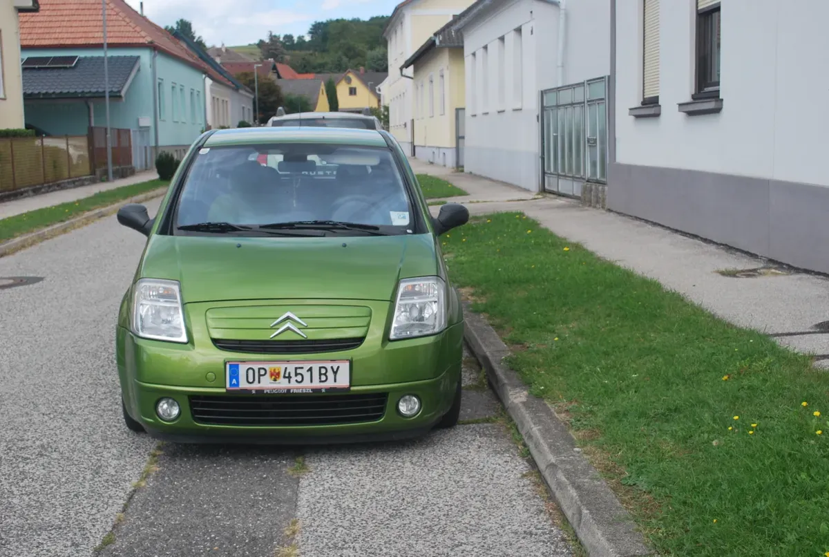 Citroen C2 2004 photo 2