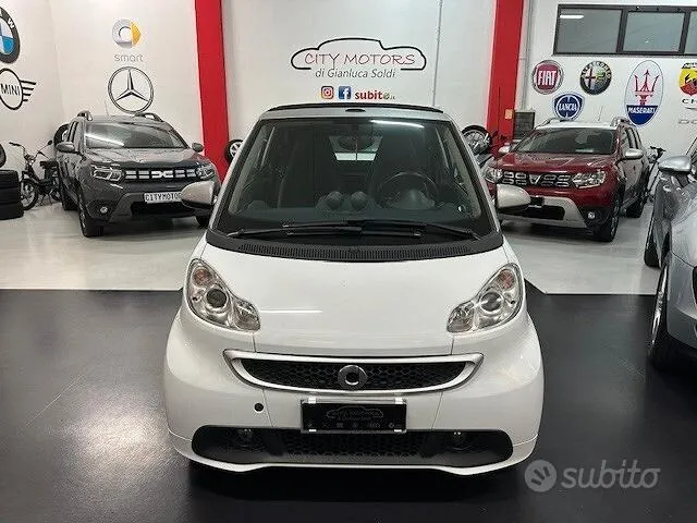 Smart Fortwo 2012 photo 2