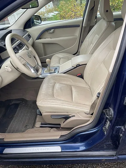 Volvo V70 2012 photo 3