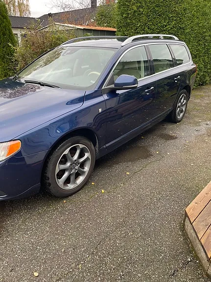 Volvo V70 2012 photo 2