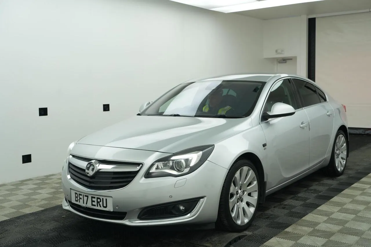 Vauxhall Insignia 2017 photo 2