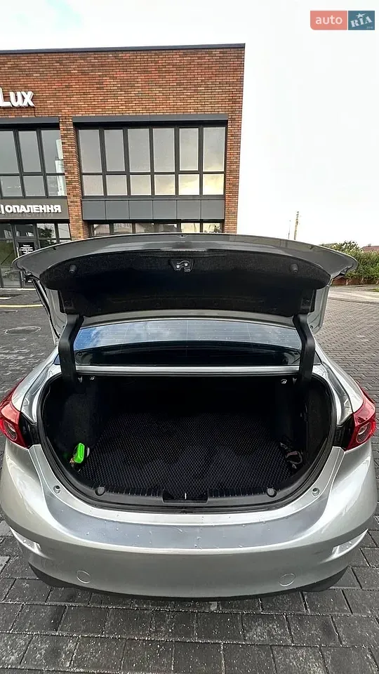 Mazda 3 2018 photo 5