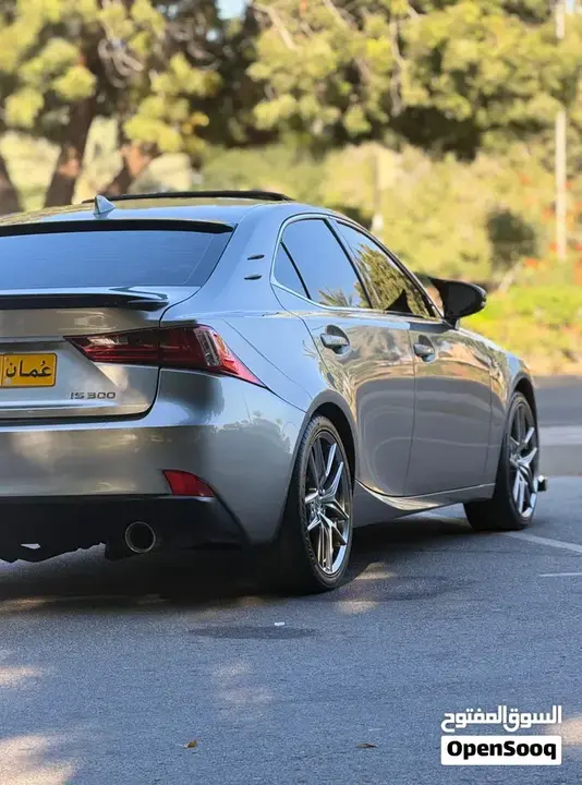 Lexus Is 300 2016 photo 5