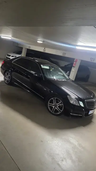 Mercedes-Benz E-Class 2011 photo 2
