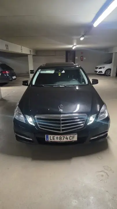 Mercedes-Benz E-Class 2011 photo 3