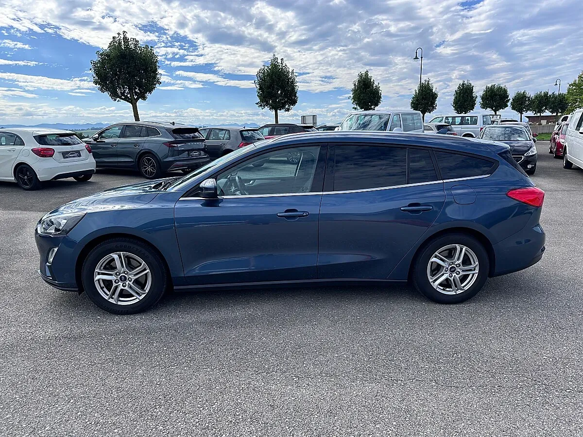 Ford Focus 2021 photo 2