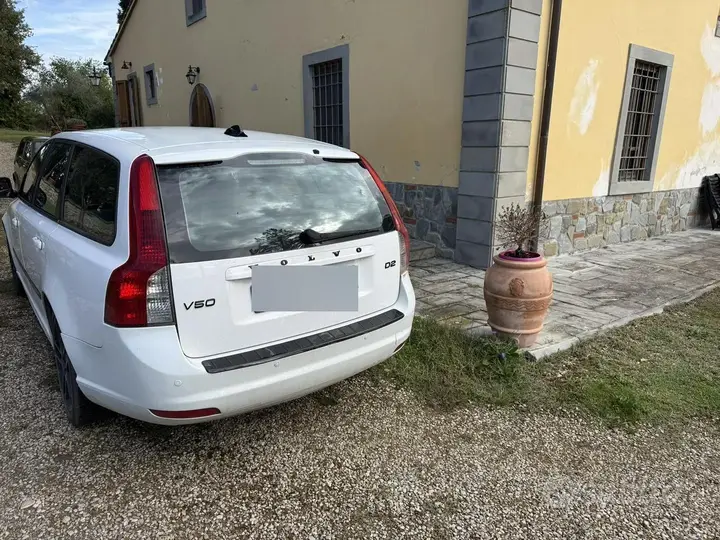 Volvo V50 2011 photo 5