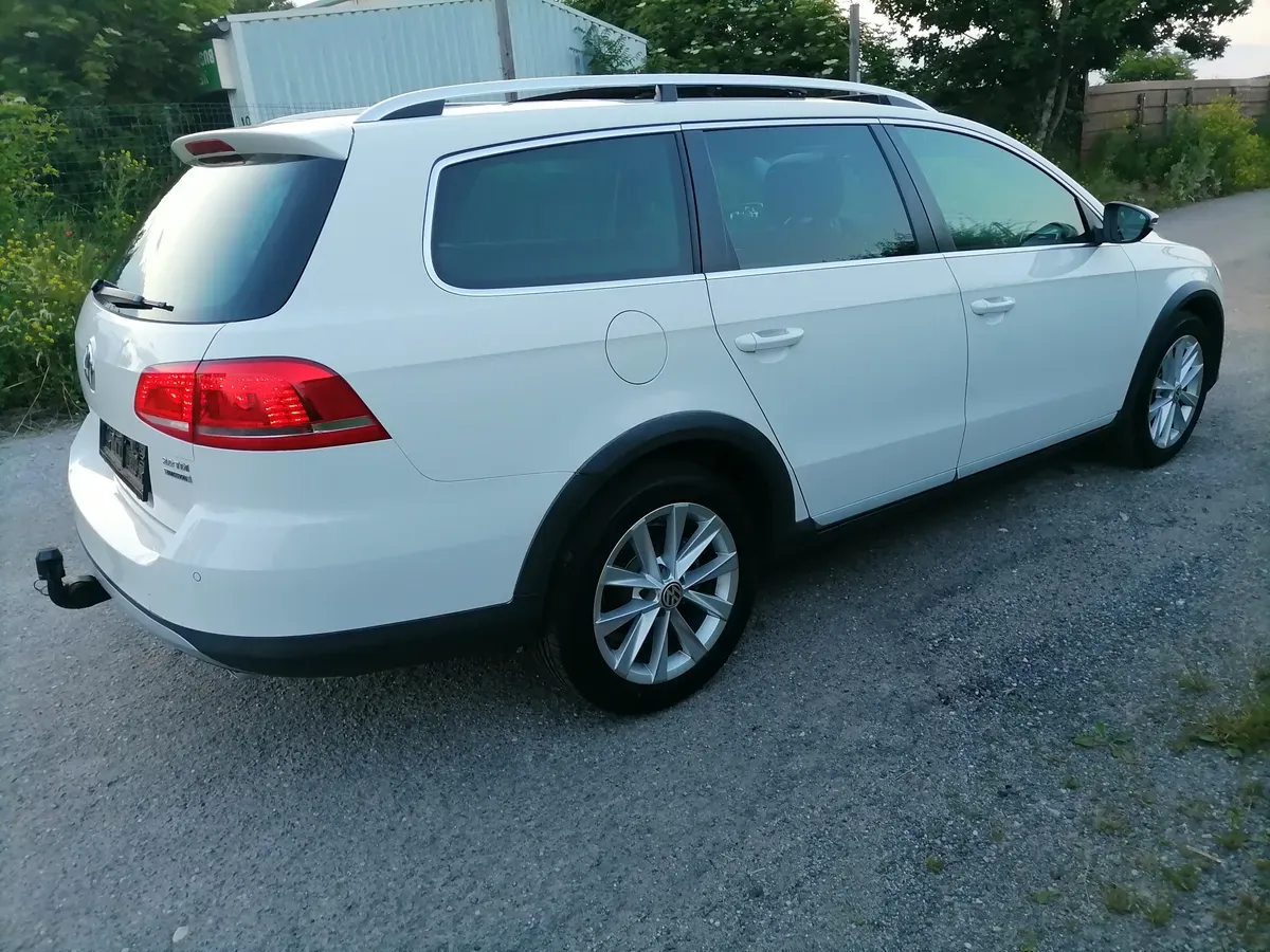 Volkswagen Passat 2014 photo 2