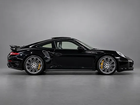 Porsche 911 Turbo S 2014 photo 2