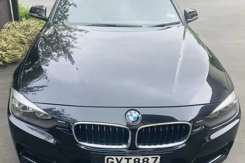 BMW 320I