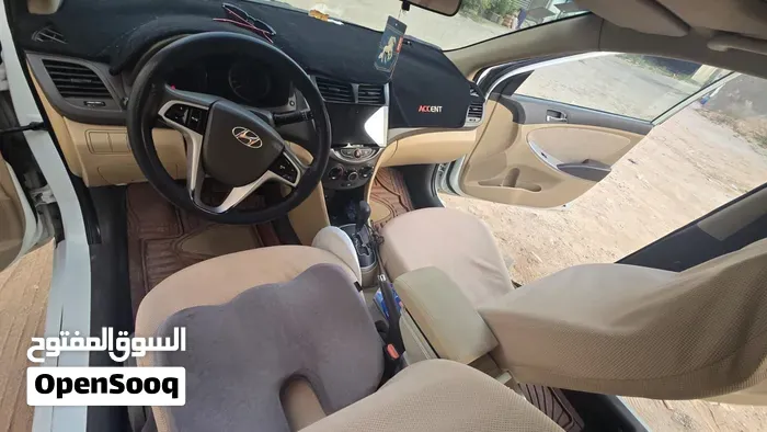 Hyundai Accent 2015 photo 3