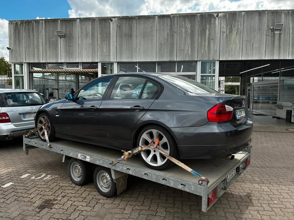 BMW 320I