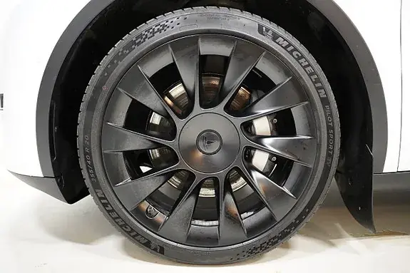 Tesla Model Y 2022 photo 4