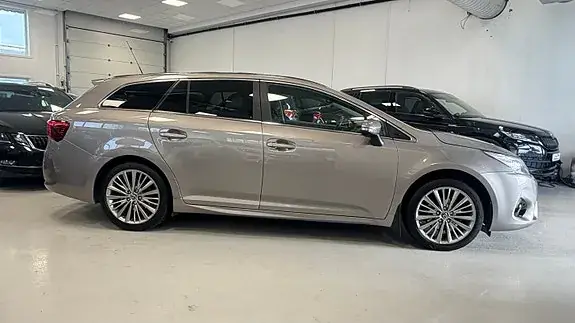 Toyota Avensis 2016 photo 5