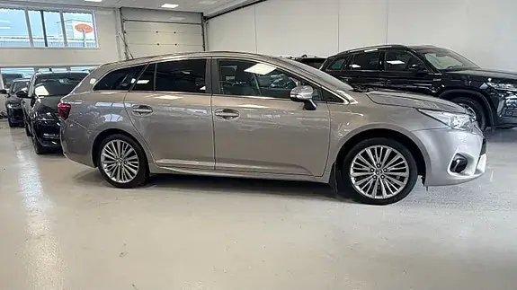 Toyota Avensis 2016 photo 4