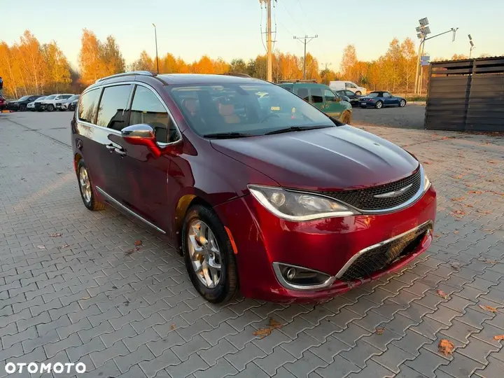 Chrysler Pacifica 2018 photo 2