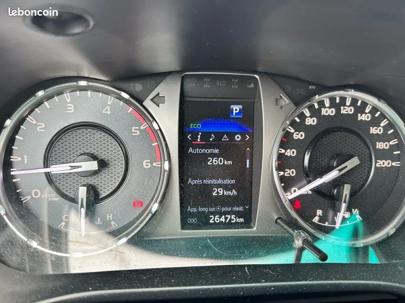 Toyota Hilux 2023 photo 3