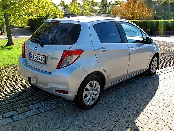 Toyota Yaris 2014 photo 3