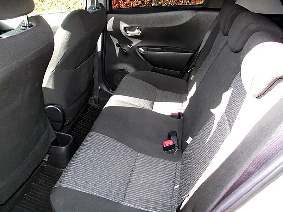 Toyota Yaris 2014 photo 5