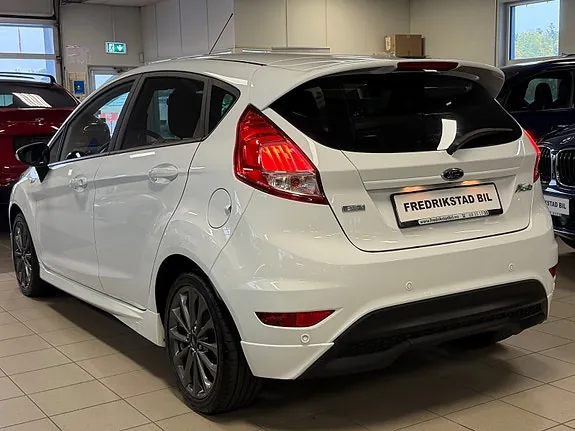 Ford Fiesta 2016 photo 2