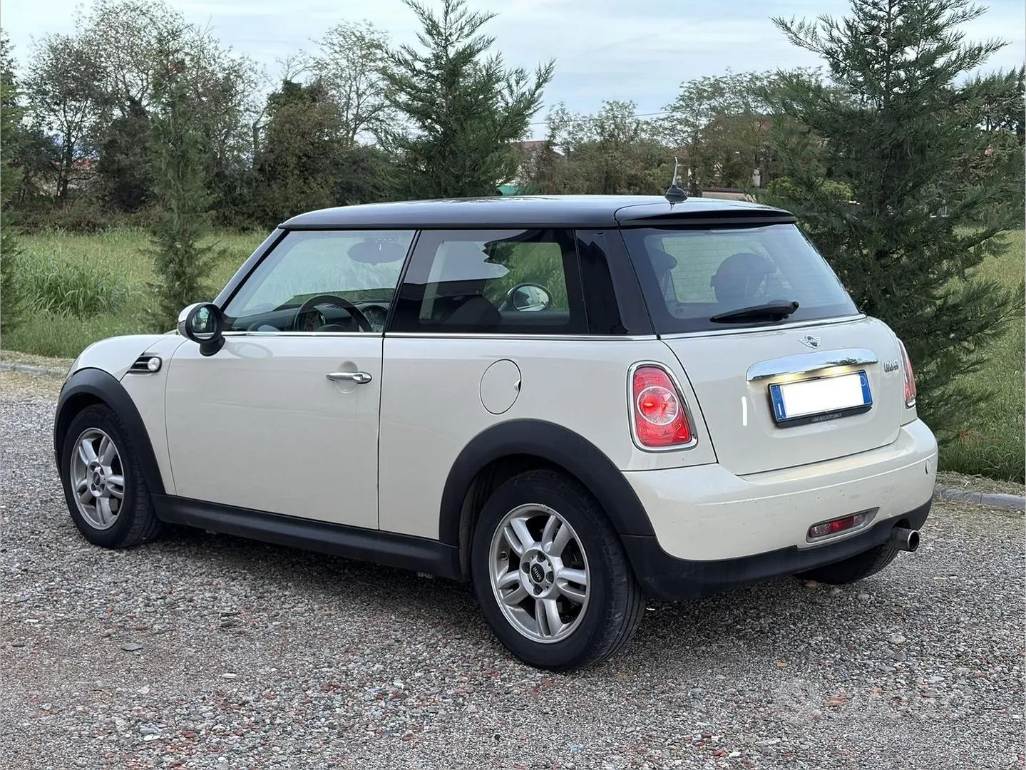 Mini Cooper 2011 photo 2