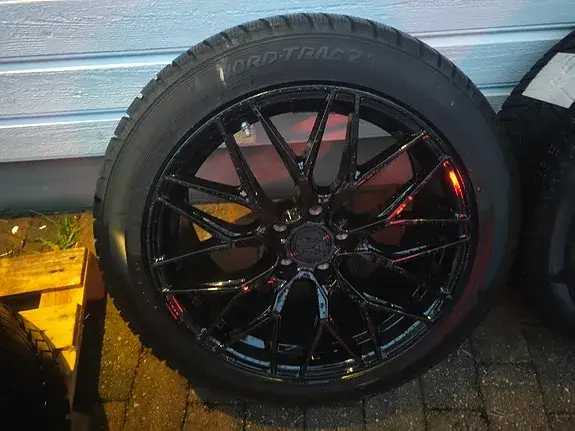 Tesla Model Y 2026 photo 4