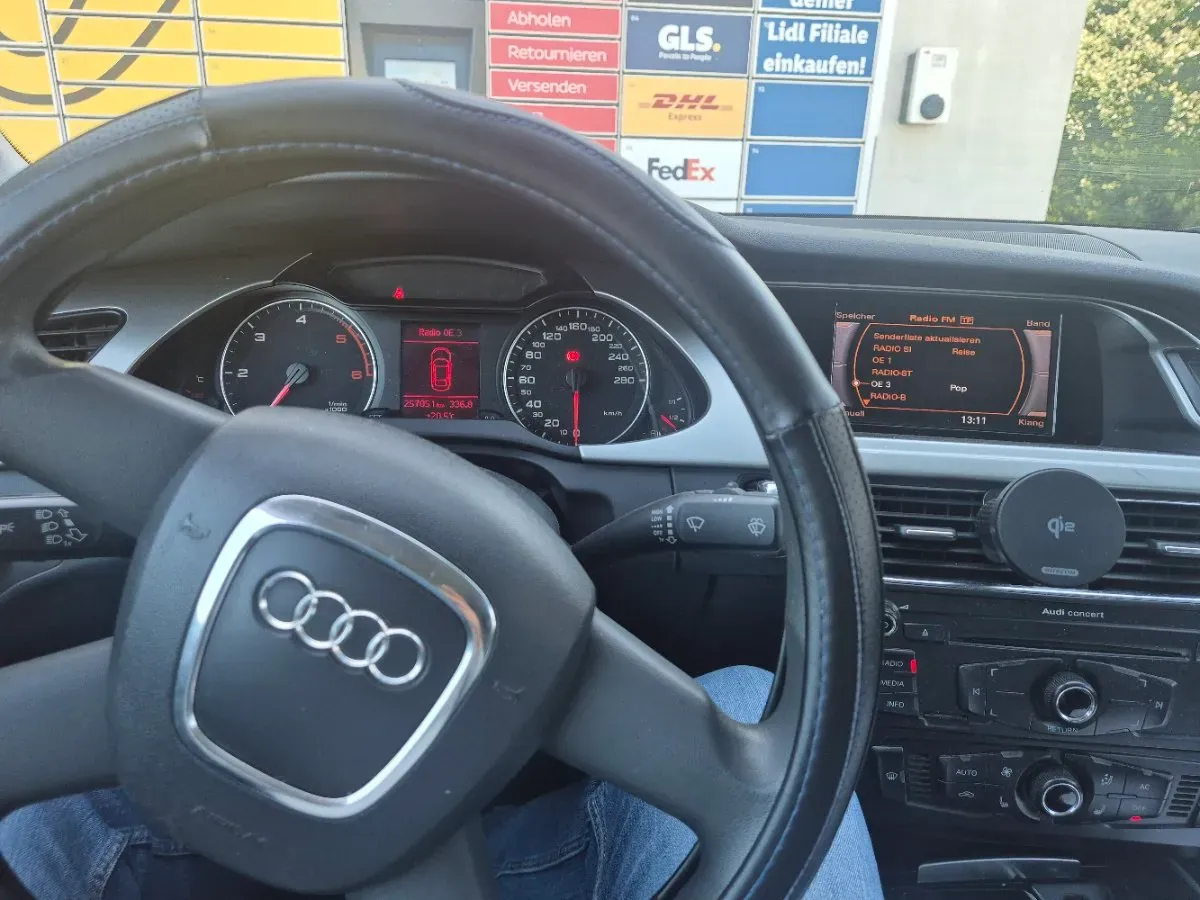 Audi A4 2009 photo 3
