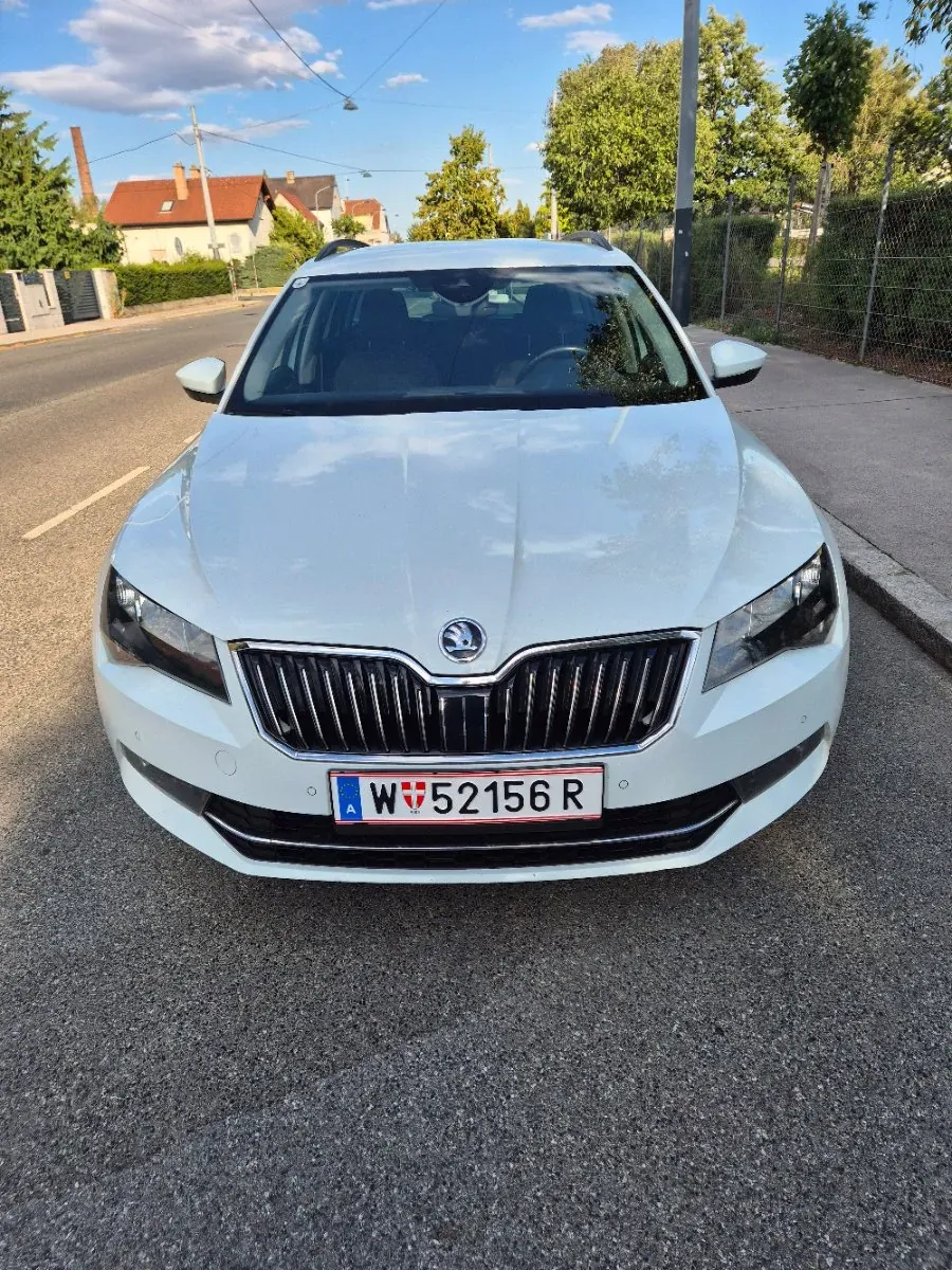 Skoda Superb 2016 photo 2
