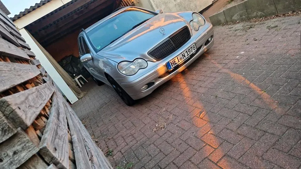 Mercedes-Benz W203