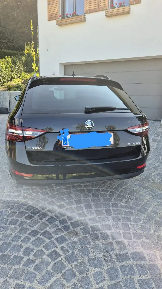 Skoda Superb 2019 photo 2