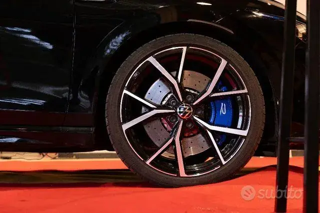 Volkswagen Golf 2025 photo 2