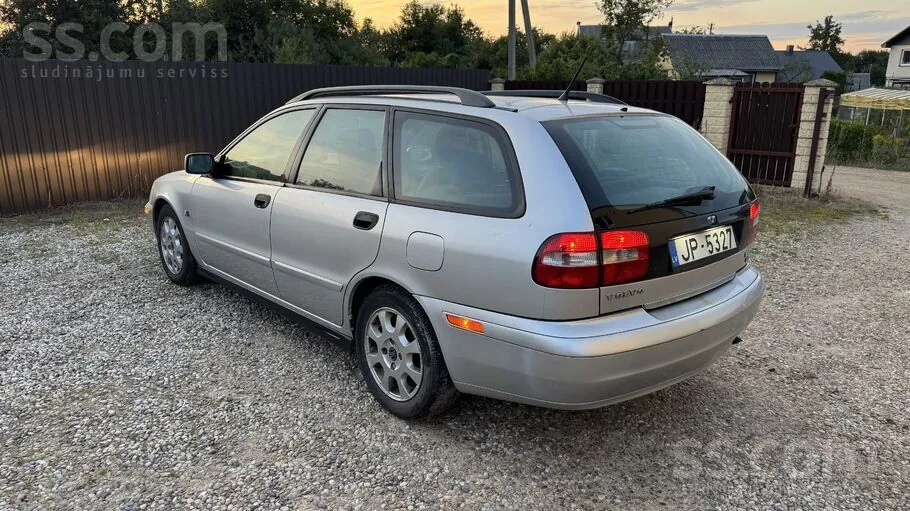Volvo V40 2002 photo 3
