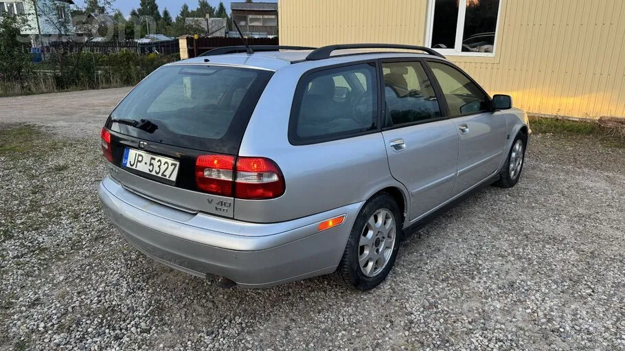Volvo V40 2002 photo 4