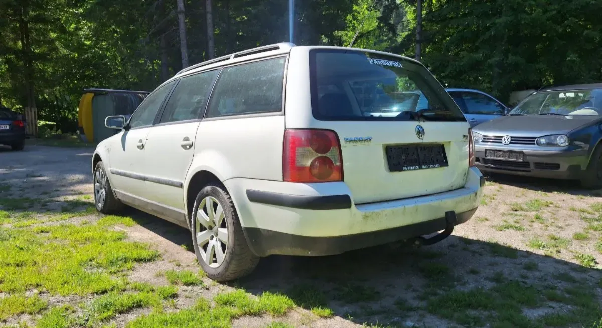 Volkswagen Passat 2001 photo 2