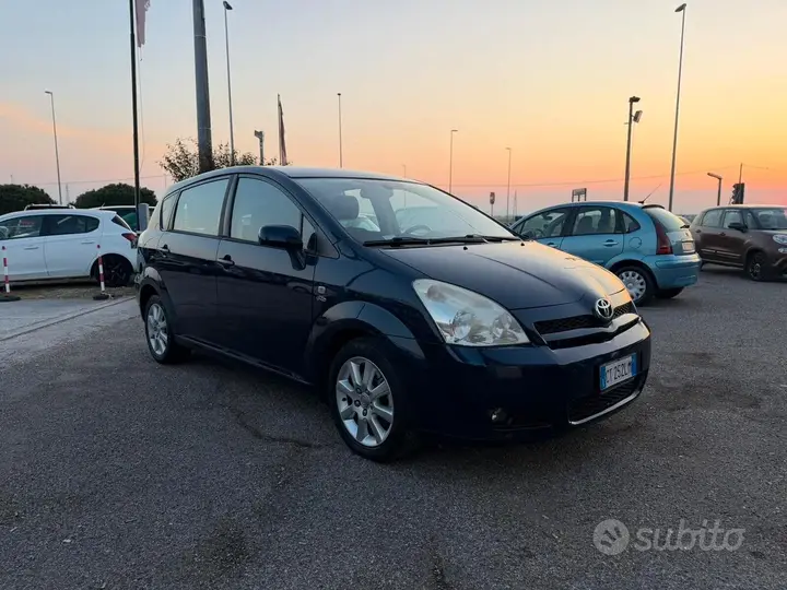 Toyota Corolla Verso 2005 photo 3