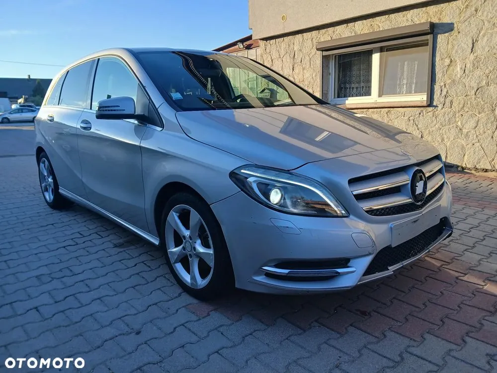Mercedes-Benz B-Class 2013 photo 2