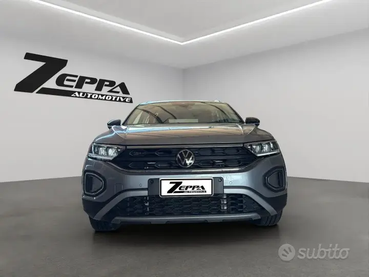 Volkswagen T-Roc 2024 photo 2