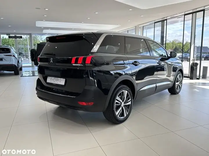 Peugeot 5008 2023 photo 4