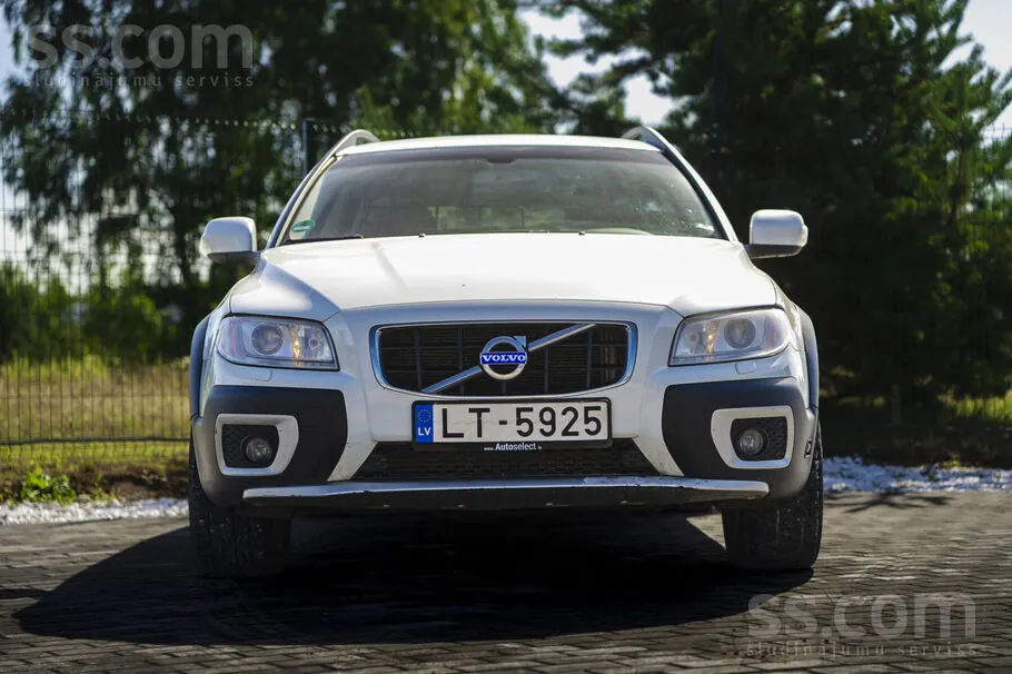 Volvo Xc70 2011 photo 2