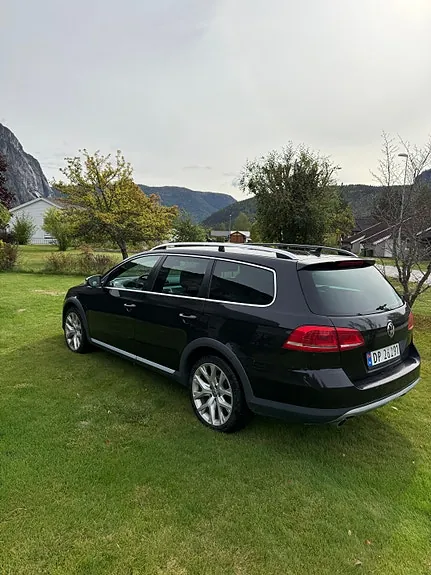 Volkswagen Passat 2013 photo 2