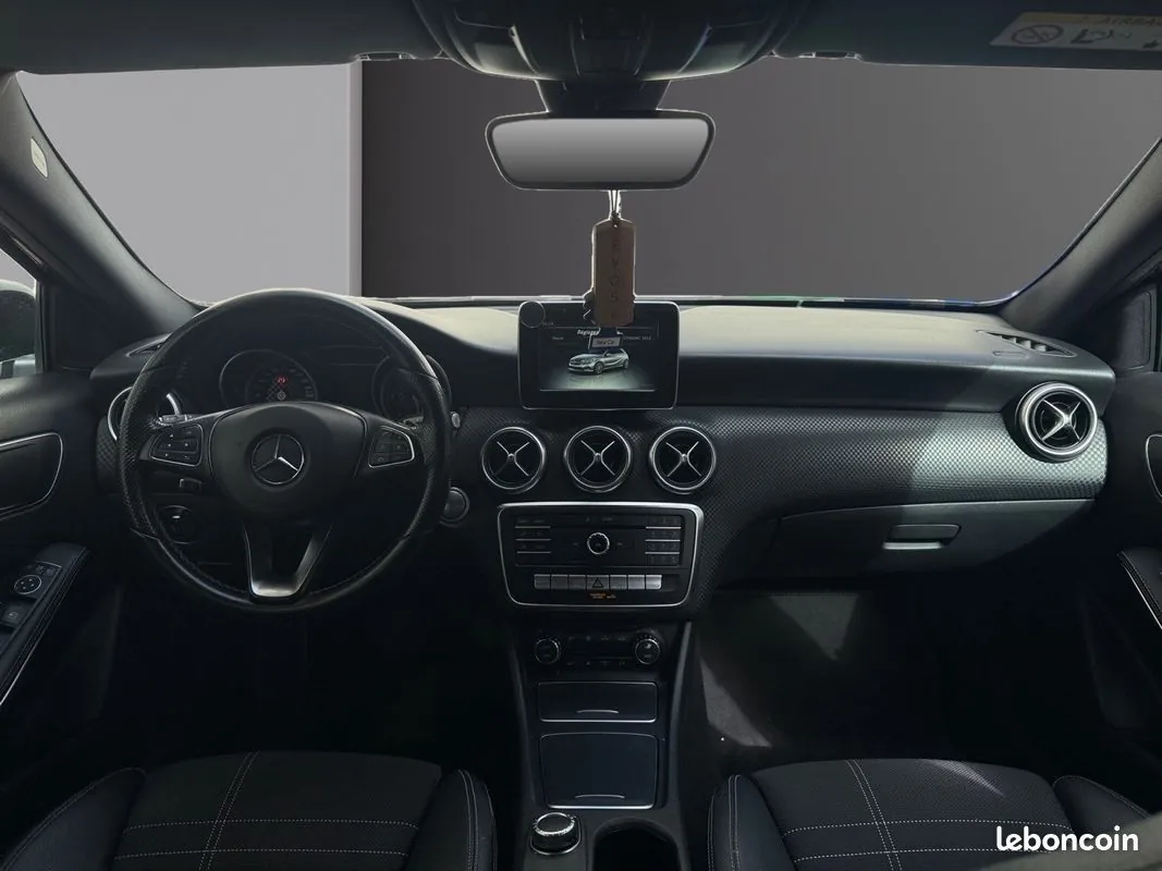 Mercedes-Benz A-Class 2015 photo 2