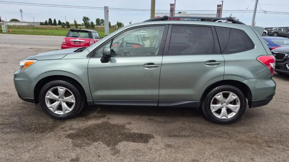 Subaru Forester 2015 photo 2