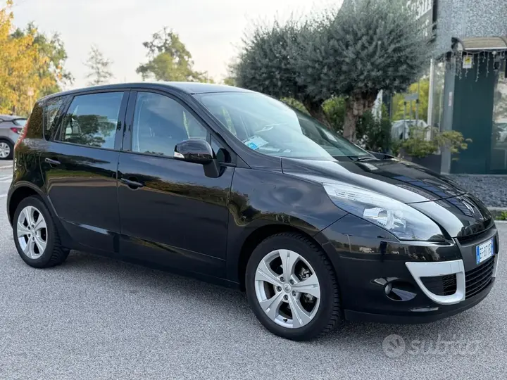 Renault Scenic 2010 photo 3