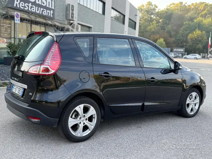 Renault Scenic 2010 photo 4