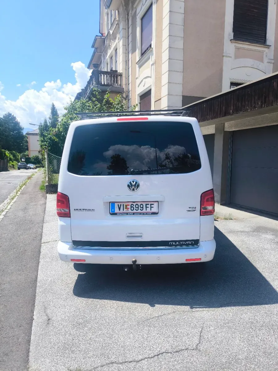 Volkswagen Multivan 2012 photo 3