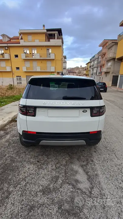 Land Rover Discovery Sport 2020 photo 2