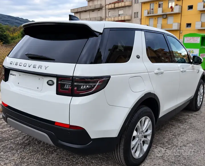 Land Rover Discovery Sport 2020 photo 3